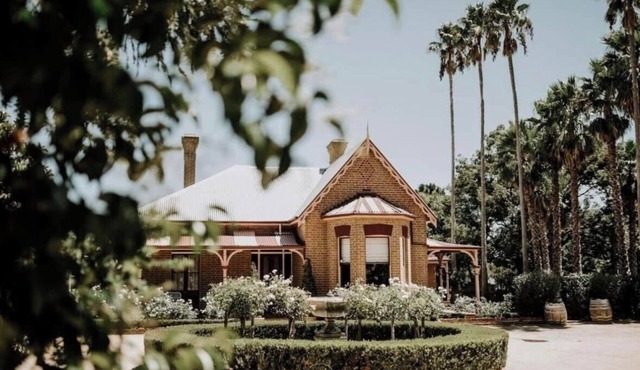 Burnham Estate CamdennHistoric Homestead near Camden Town Centre