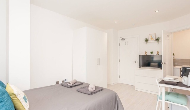 Burnley Central Hub Couples Choice - Pass the Keys