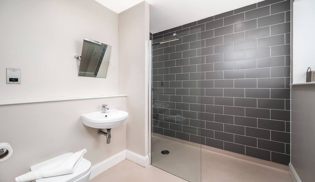 Burnside Hideaway is a stylish two-bedroom, two-bathroom property located in the heart of Dornoch. Finished with a modern design while retaining a comfortable, welcoming feel, it offers the perfect home-away-from-home for guests.