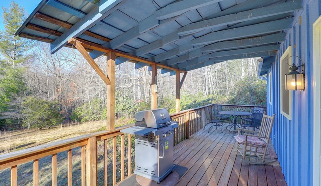 Burnsville Cabin w/Deck & Trails - Dog Friendly!