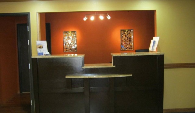 Burnsville Inn & Suites