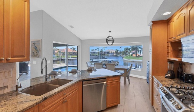 Burnt Store Isles 3 Bedroom Saltwater Pool Den Canal