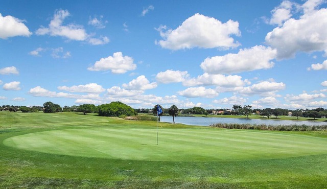 Burnt Store Isles Golf Home, W/Hot Tub/King Bed/Fast WIFI/Unbeatable Location