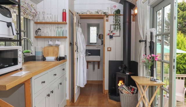 Burr 2 Shepherds Hut