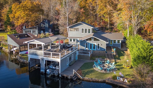 Burton Bungalow: A spacious 5-bedroom lakefront retreat in Clayton, GA.