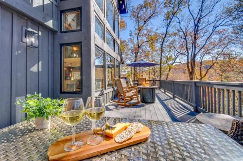 Burton on the Rocks Lake Retreat with Hot Tub!