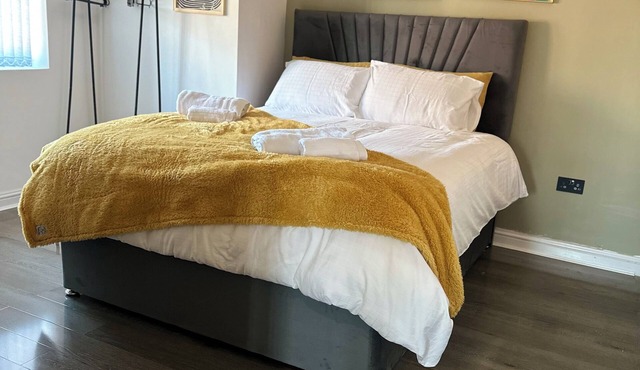 Burton urban apartment is located in Staffordshire heart of burton town