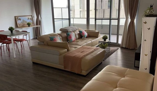 Burwood 2 rooms APT$ close Olympic park&CBD