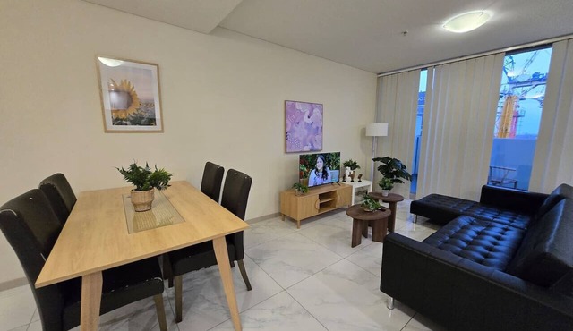 Burwood 3 rooms APT$ close Olympic park&CBD