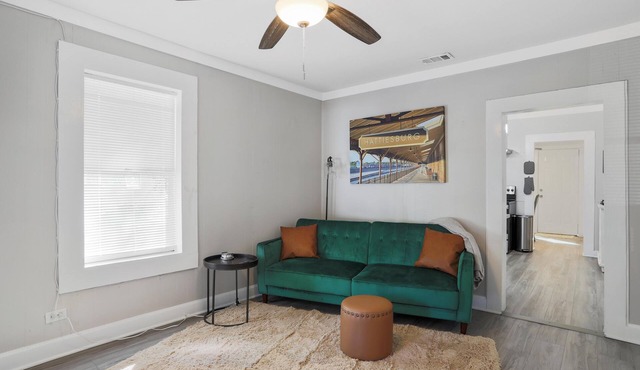 Buschman Station - Cottage near Downtown Hattiesburg