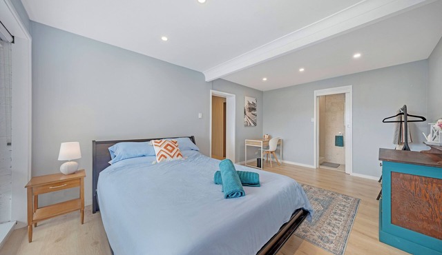 “Bush and Bay Haven“