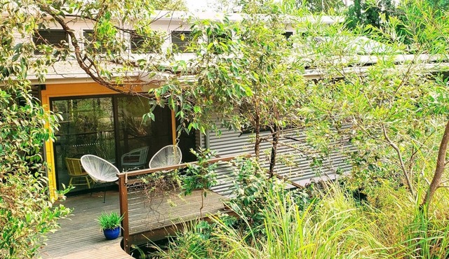 Bush block and ocean! A winner- trees, wildlife and the sound of the ocean!