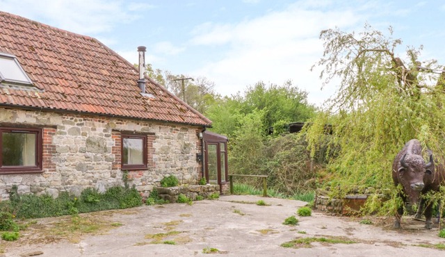 BUSH FARM ANNEXE, character holiday cottage in West Knoyle