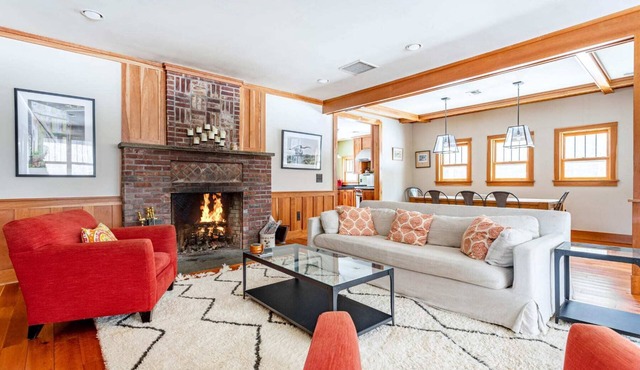 Bush Kill Park - Lodge w/Hot Tub on 330 Acres