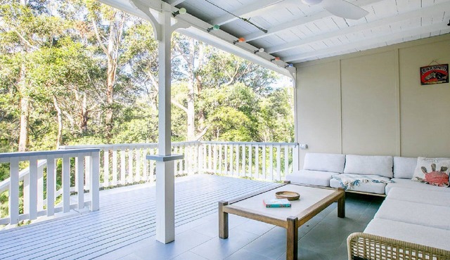 Bush setting with easy walk to beach