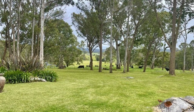 Bushland Escape: A rural bush setting on acreage suitable for small groups