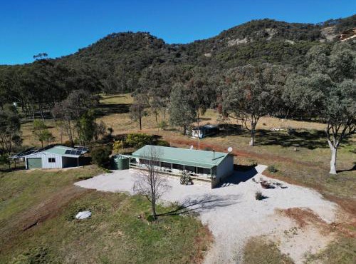 Bushland family retreat