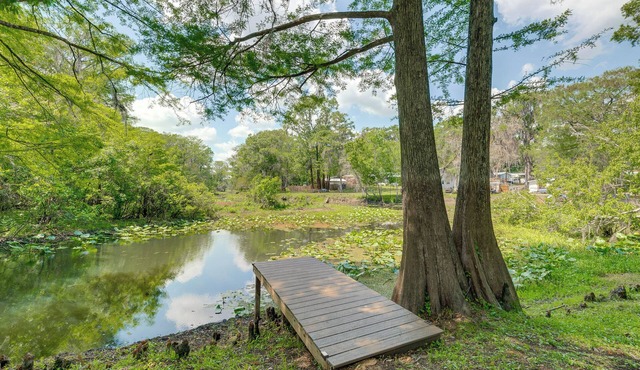 Bushnell Riverside Retreat w/Hot Tub & Game Shed