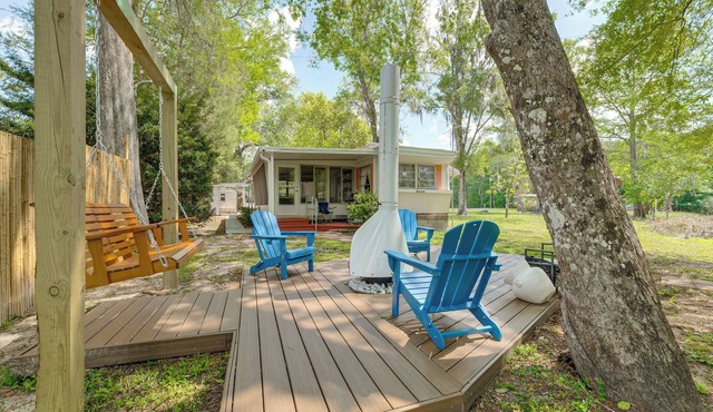 Bushnell Riverside Retreat w/Hot Tub & Game Shed