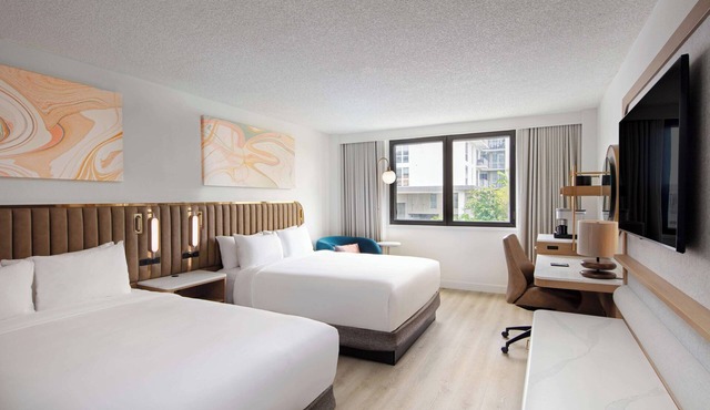 Business-Friendly Property! Three Attractive Units, Near Brickell City Centre