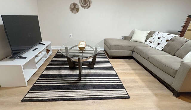 Business-Ready Private Suite 15 minutes to DC Metro Area