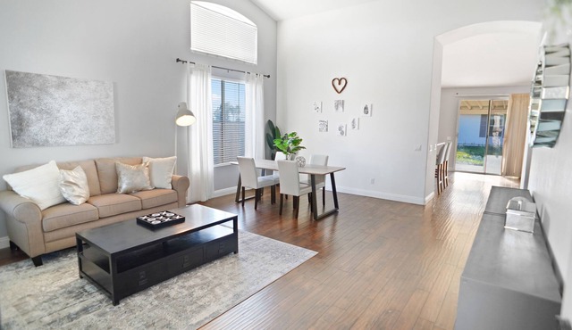 Business Rental in Beautiful and Safe Stone Crest Neighborhood