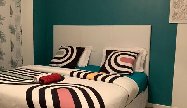 Business Room à Antony Avec Douche et Toilette Privée