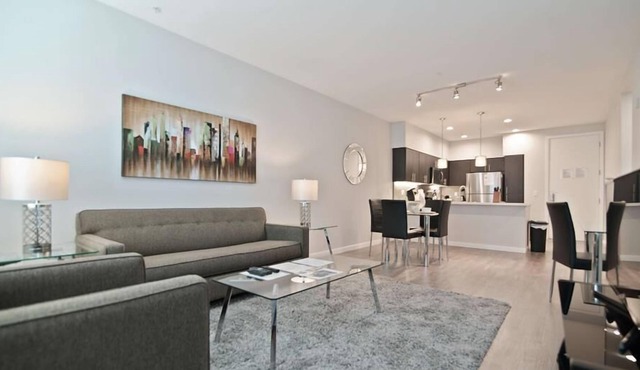 Business Traveler Friendly | Full Kitchen & Laundry | Close to Stanford Hospital