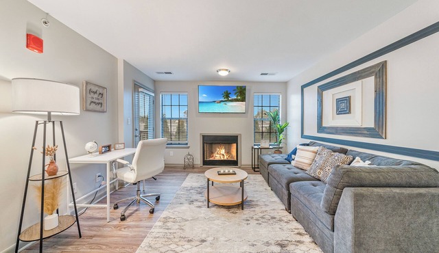 Business Traveler+ Gate 9 3 minsSpace Camp 3 mins. UAH Campus 5 minutes-Shopping