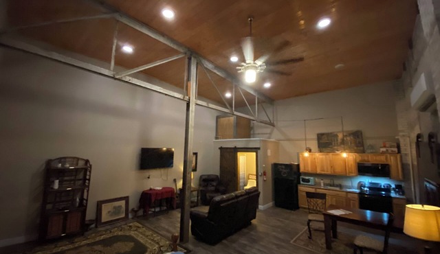 Business Traveller, specialnnthe Bottle Works Suite @ The NEHI Bottling Co.