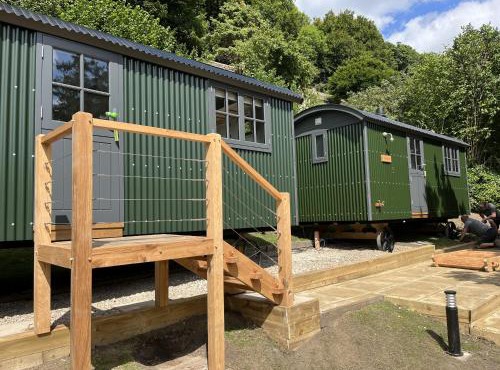 Butcher’s Arms – Shepherd Huts