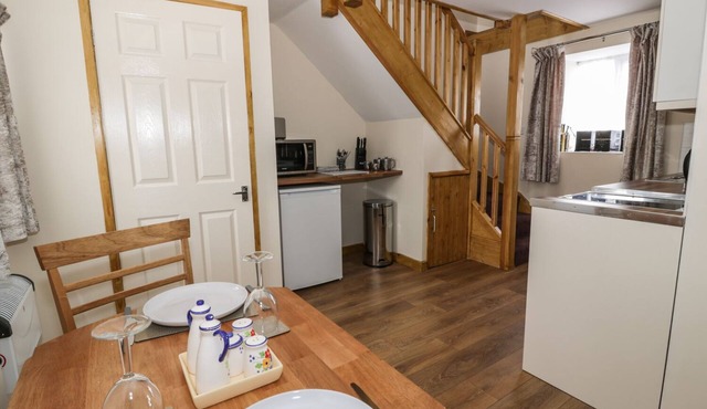 BUTCHERS ARMS COTTAGE, pet friendly in Nercwys