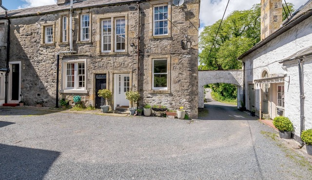 BUTLER'S GAIT, pet friendly, character holiday cottage in Stranraer