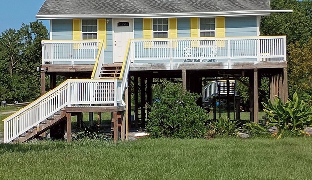 Butsy's Fish Camp is a Cozy 3-bedroom house. Close to the BEST fishing in LA!