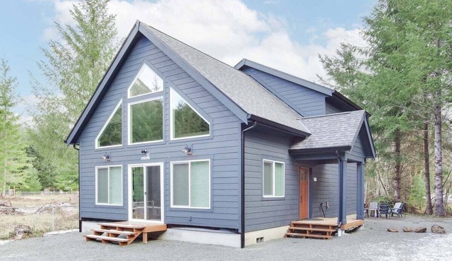 Butter Peak Retreat | Hot tub, Wi-Fi, River Access