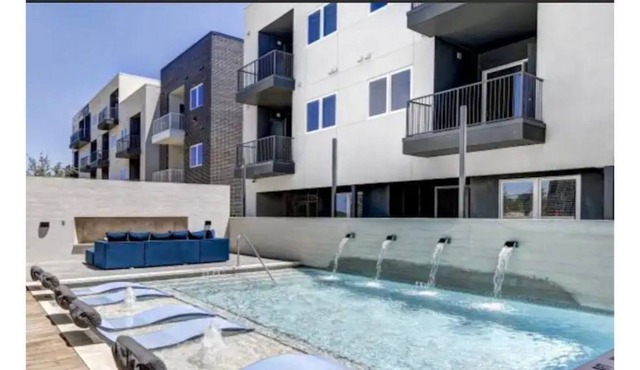 Butter Pecan Lux Suite 1|1 Billiards Pool Domain