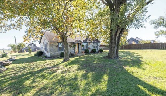 Buttercup Bungalow; charming 1925 "giraffe" country house 3 min from XNA