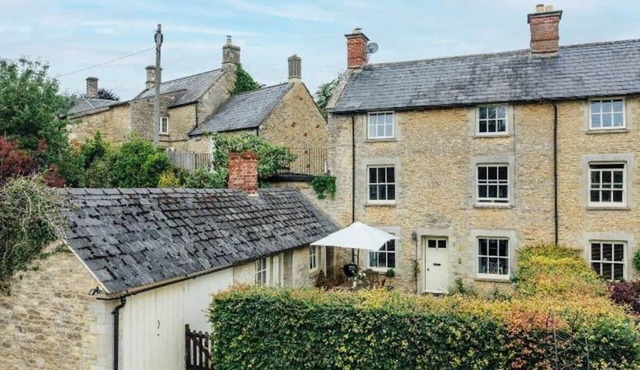 Buttercup Cottage in the heart of the Cotswolds