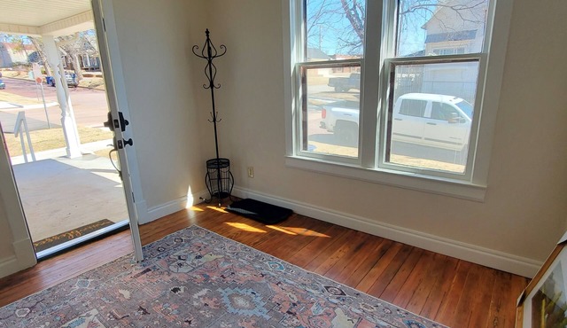 Buttercup Cottage downtown area/WI-FI/PETS
