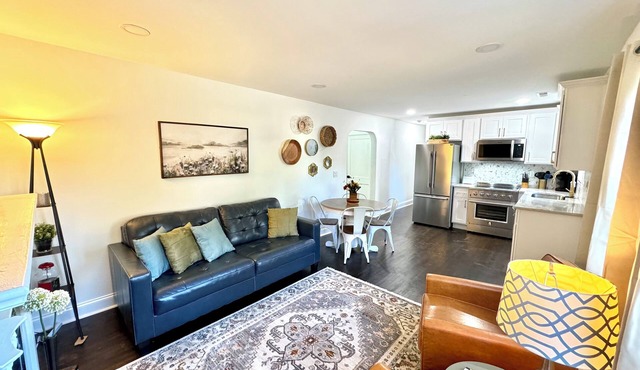 Buttercup Hideaway; Cozy oasis near WFU, Reynolda Gardens & Historic Graylyn