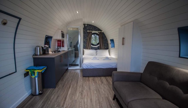 Buttercup Pod - sleeps 2 | Gold Award winning