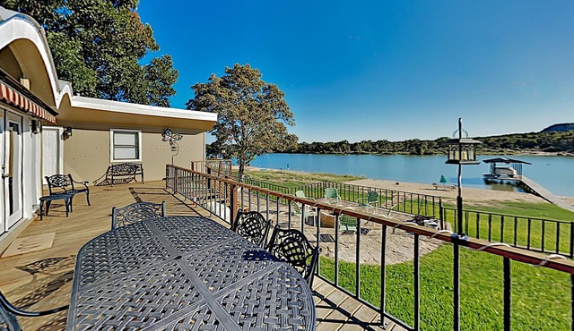 Butterfly Beach House-Private Sandy Beach(100'), Boat Dock, 5BR/3BA, Sleeps 14