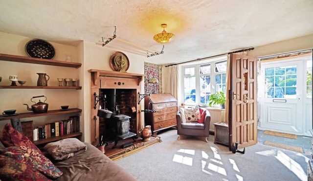 Butterfly&Bumblebee Cottages: Two beautiful period houses just 30meters apart