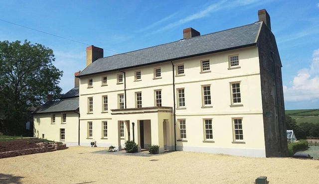 Butterhill Grange, Holiday Home St Ishmaels, Near Dale, Sleeps 18, 8 bedrooms, bathrooms