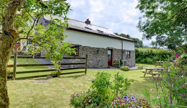 Button Stable - Three Bedroom House, Sleeps 6