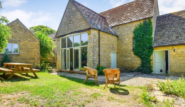 Butts Farm - sleeps 12 guests in 5 bedrooms