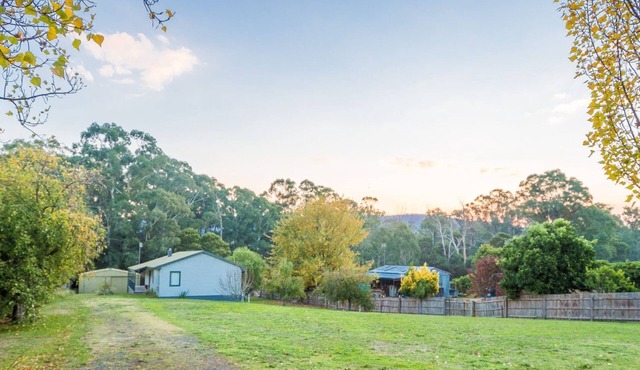 BUXTON BEAUTY - Central location, river views