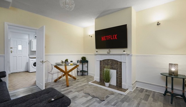 Bv Classic 2 Bed Perfect For Contractor In Hud