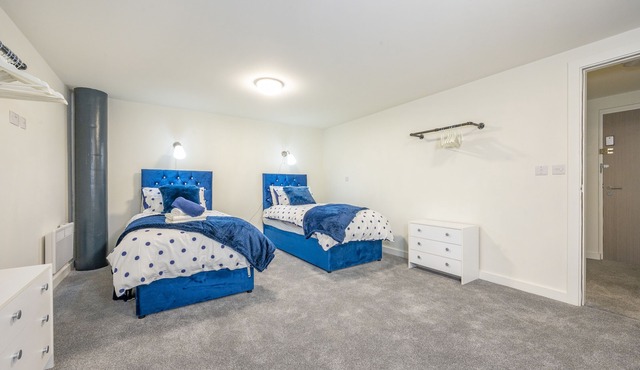 Bv Modern Navy Blue Diamond Suites Apt