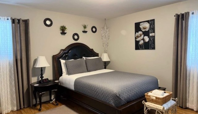BWI, Annapolis, DC, Baltimore, USNA family-sized house with a game room and deck